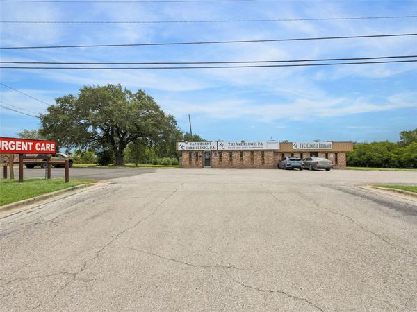 1103 N Sarah Dewitt DR N, Gonzales, TX 78629