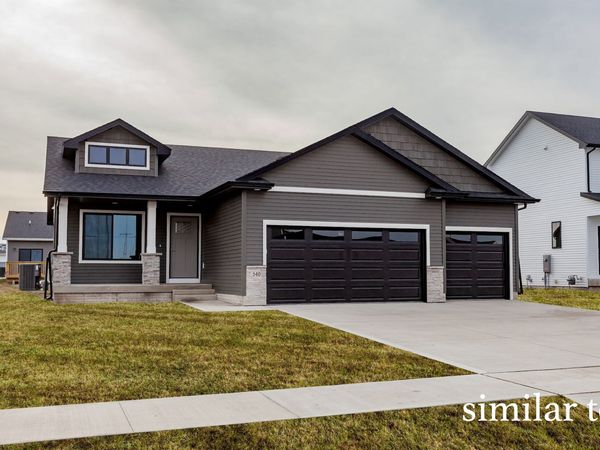 9376 Emilia Lane, West Des Moines, IA 50266