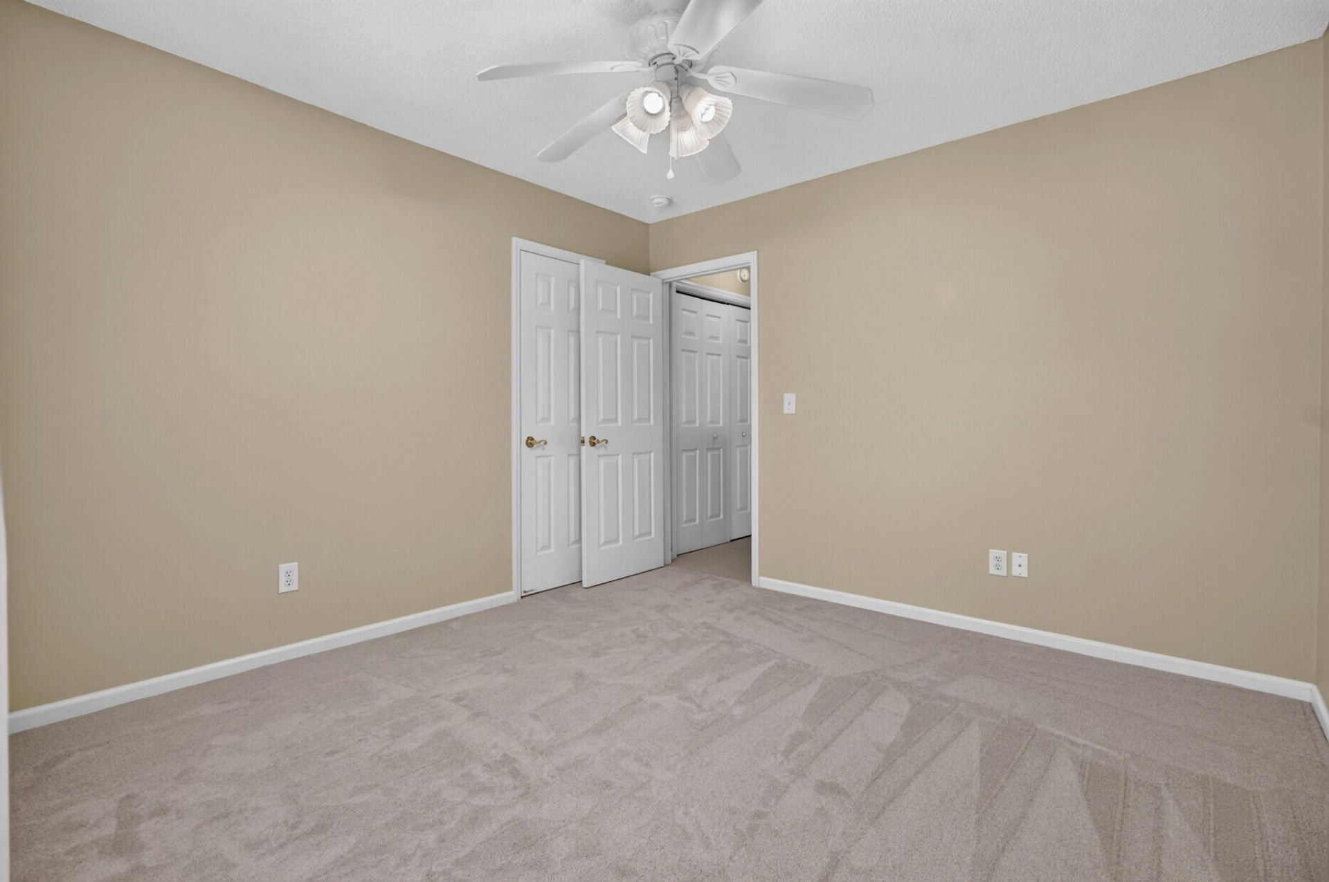 111 Bonneau Court Photo 22