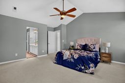 111 Bonneau Court photo 4