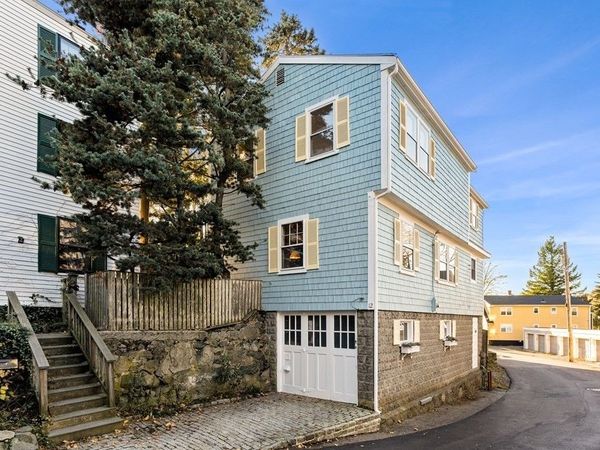 12 Bassett Street, Marblehead, MA 01945