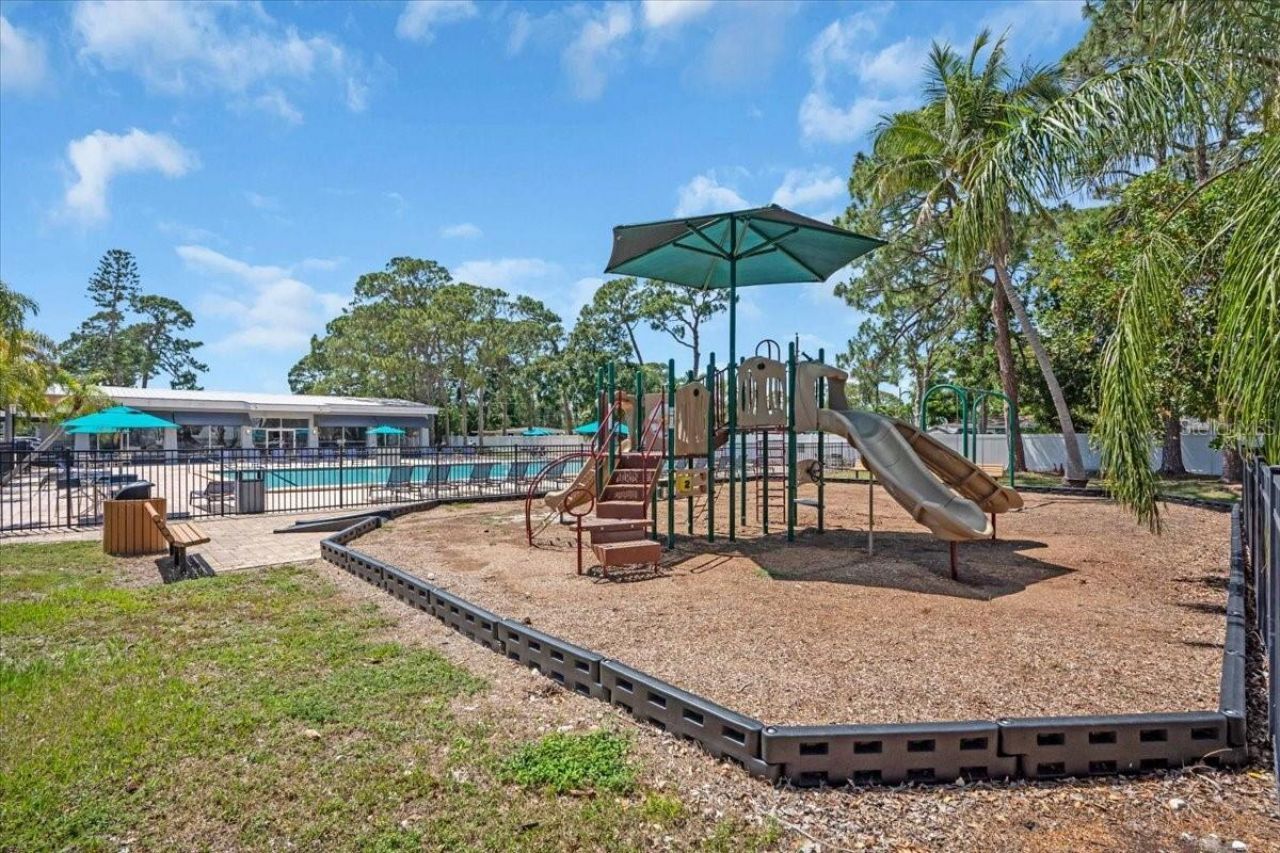 2755 Coconut Bay Lane, Unit 3F, Sarasota, FL 34237 Photo