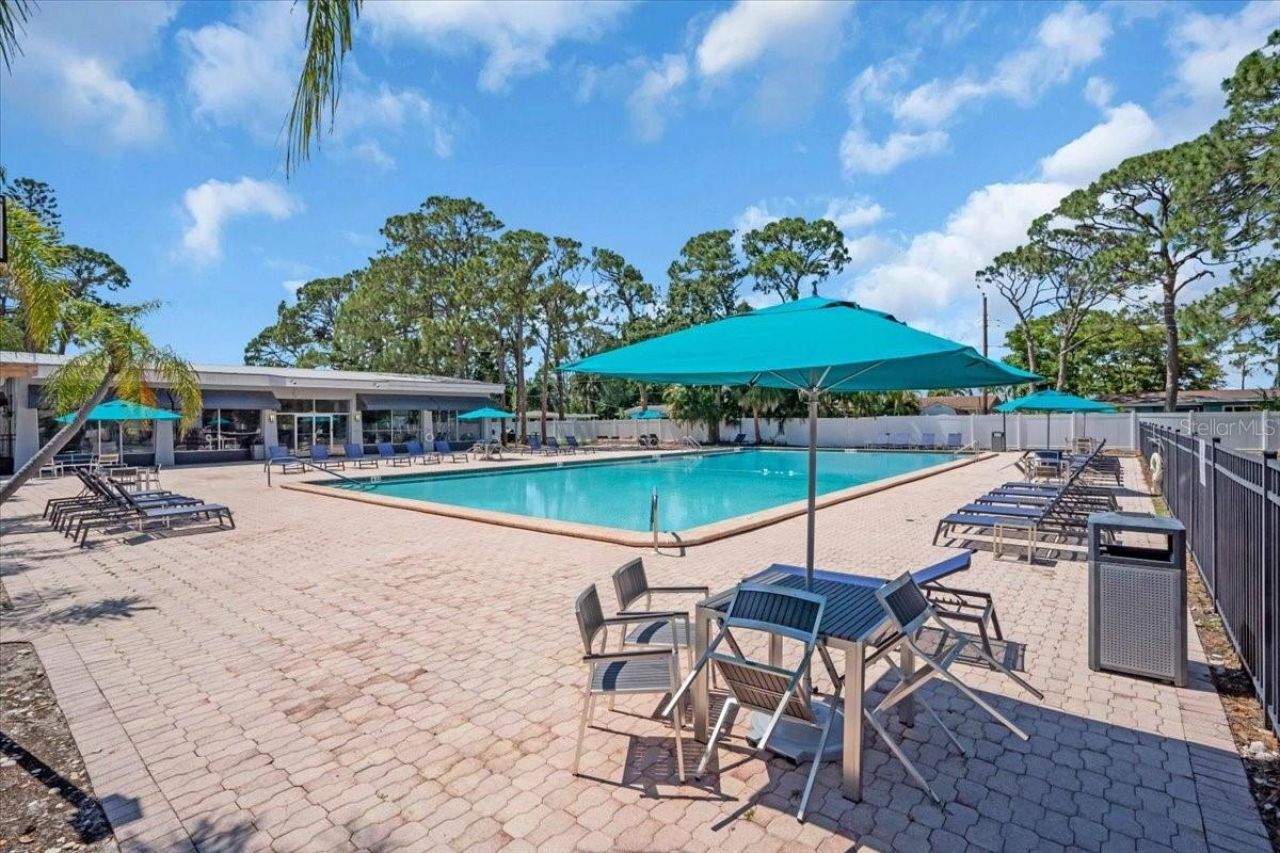 2755 Coconut Bay Lane, Unit 3F, Sarasota, FL 34237 Photo