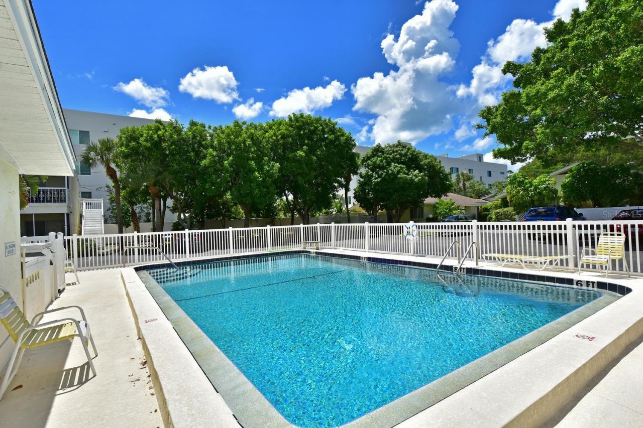 170 Roosevelt Drive , Unit 17, Sarasota, FL 34236 Photo