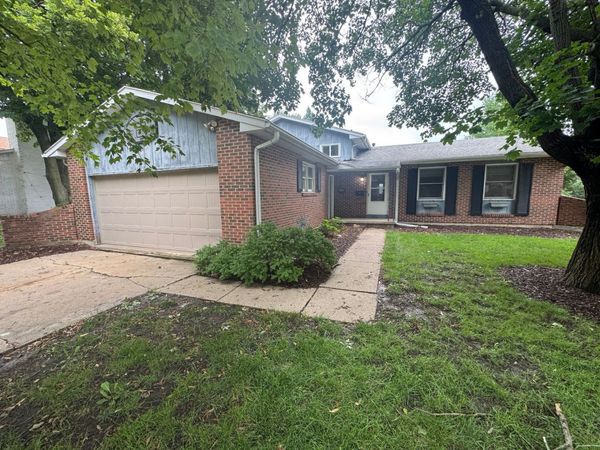 1816 6th Avenue , Sterling, IL 61081