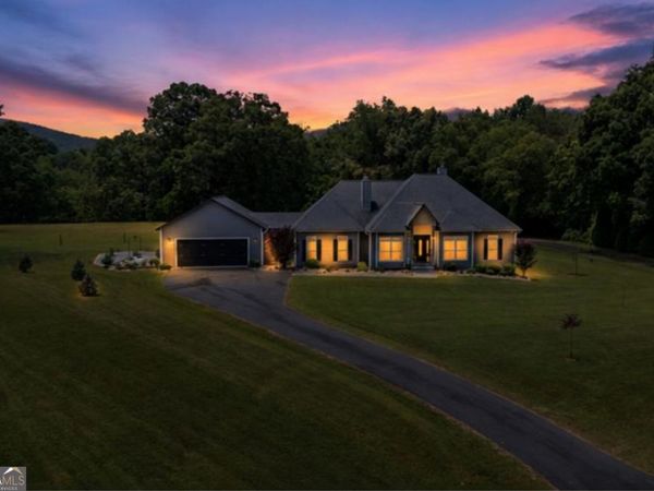 1502 Smithfield Lane Lane, Young Harris, GA 30582