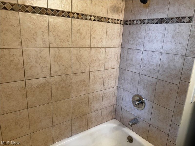 30107 Thomas Street, Willowick, OH 44095 Photo 7