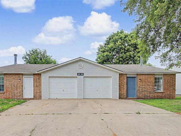 4394 & 4396 W Thrasher Drive , Fayetteville, AR 72704