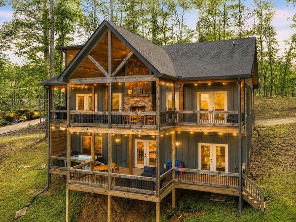 518 Mango Lane, Ellijay, GA 30536