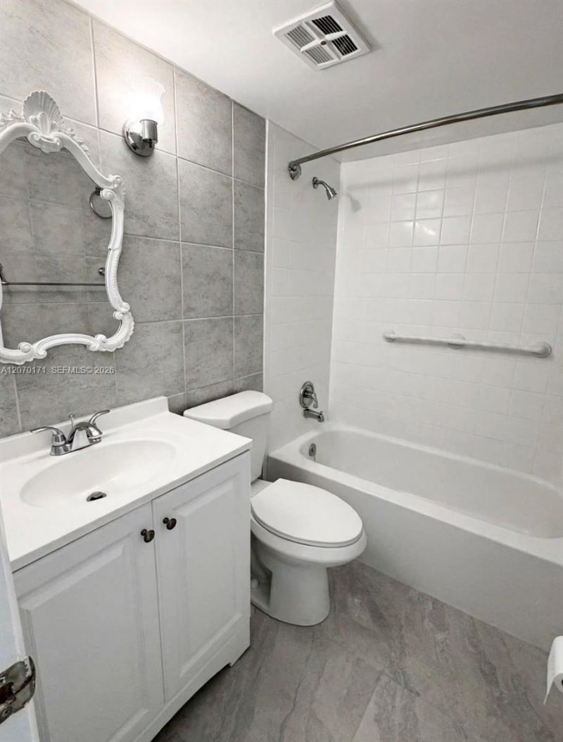 1231 SE 1st St , Unit 12, Fort Lauderdale, FL 33301 Photo