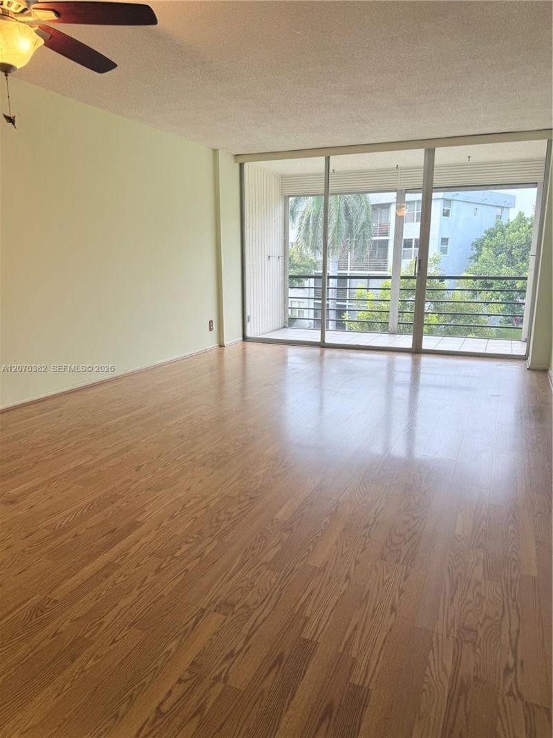 114 Royal Park Dr , Unit 3H, Oakland Park, FL 33309 Photo
