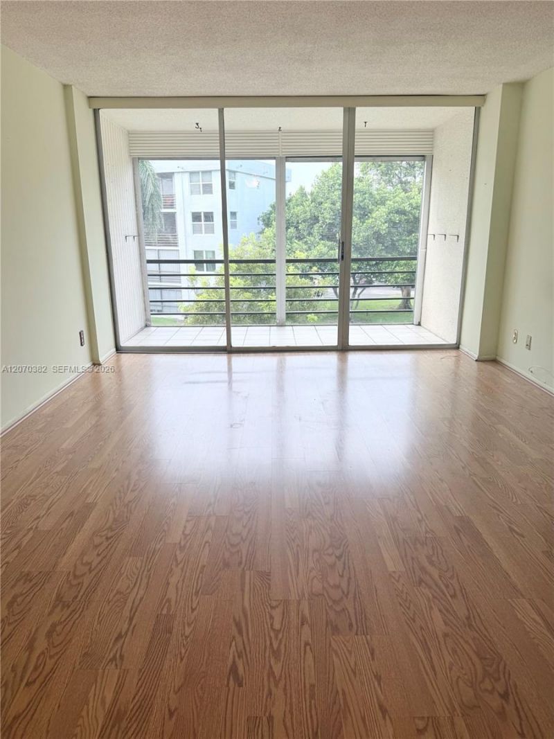 114 Royal Park Dr , Unit 3H, Oakland Park, FL 33309 Photo