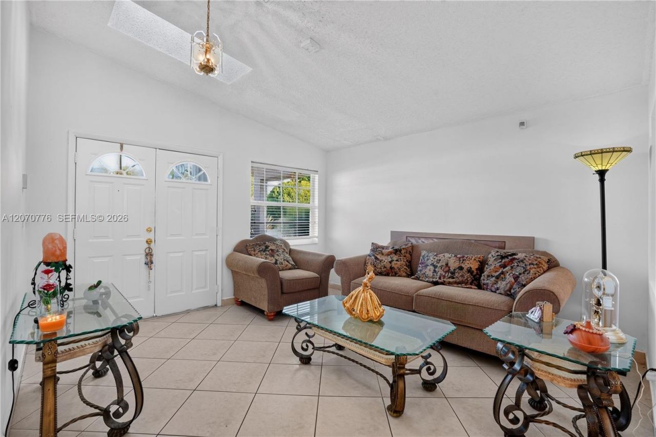 2375 SW 141st Ave, Miami, FL 33175 Photo