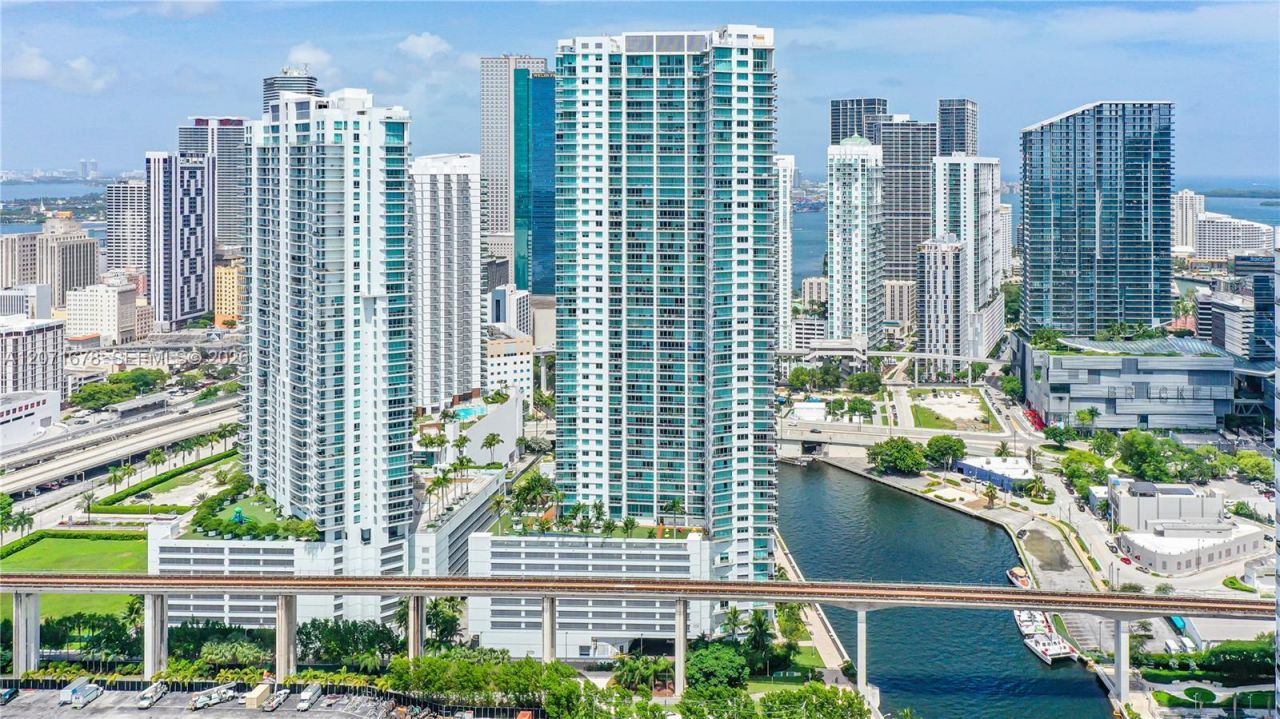92 SW 3rd St , Unit 1803, Miami, FL 33130 Photo