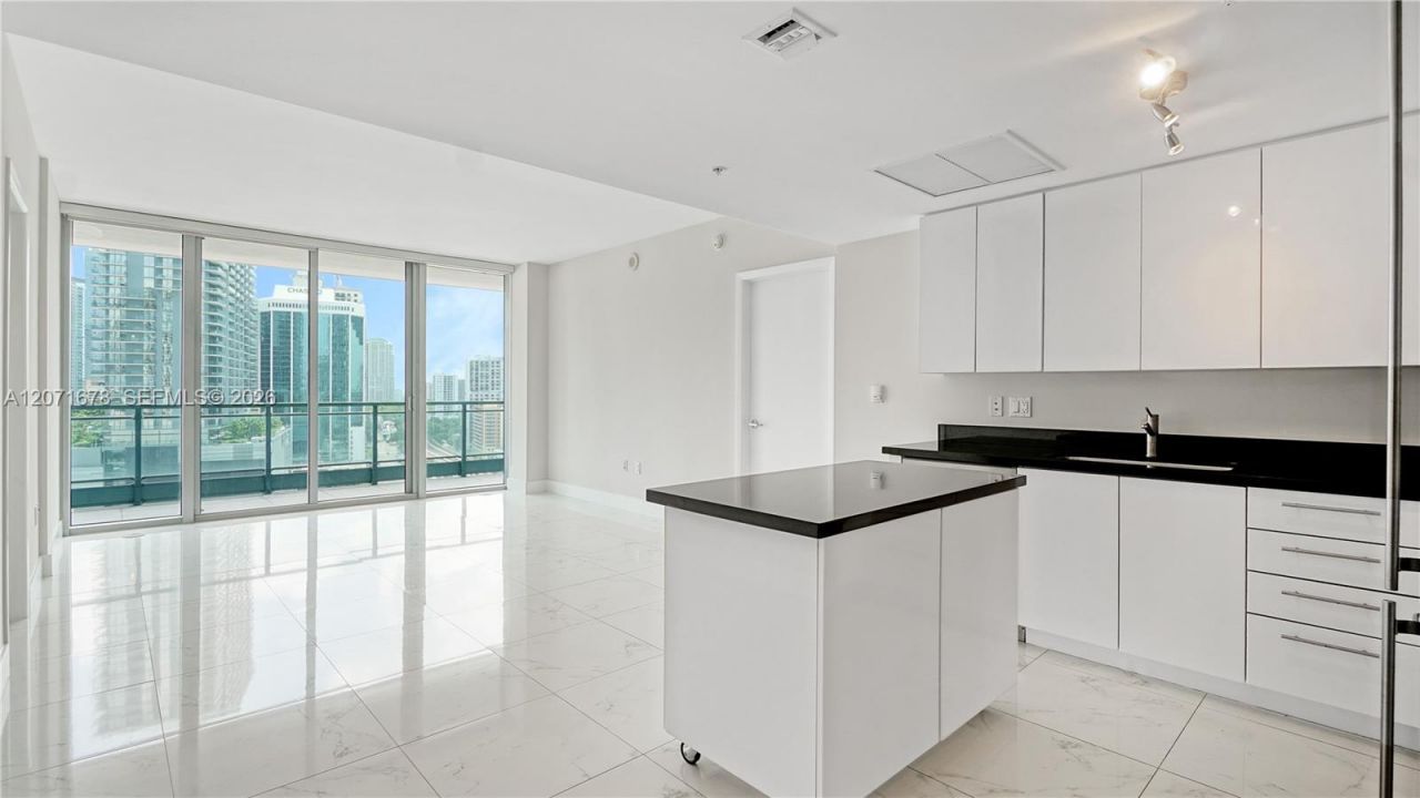 92 SW 3rd St , Unit 1803, Miami, FL 33130 Photo