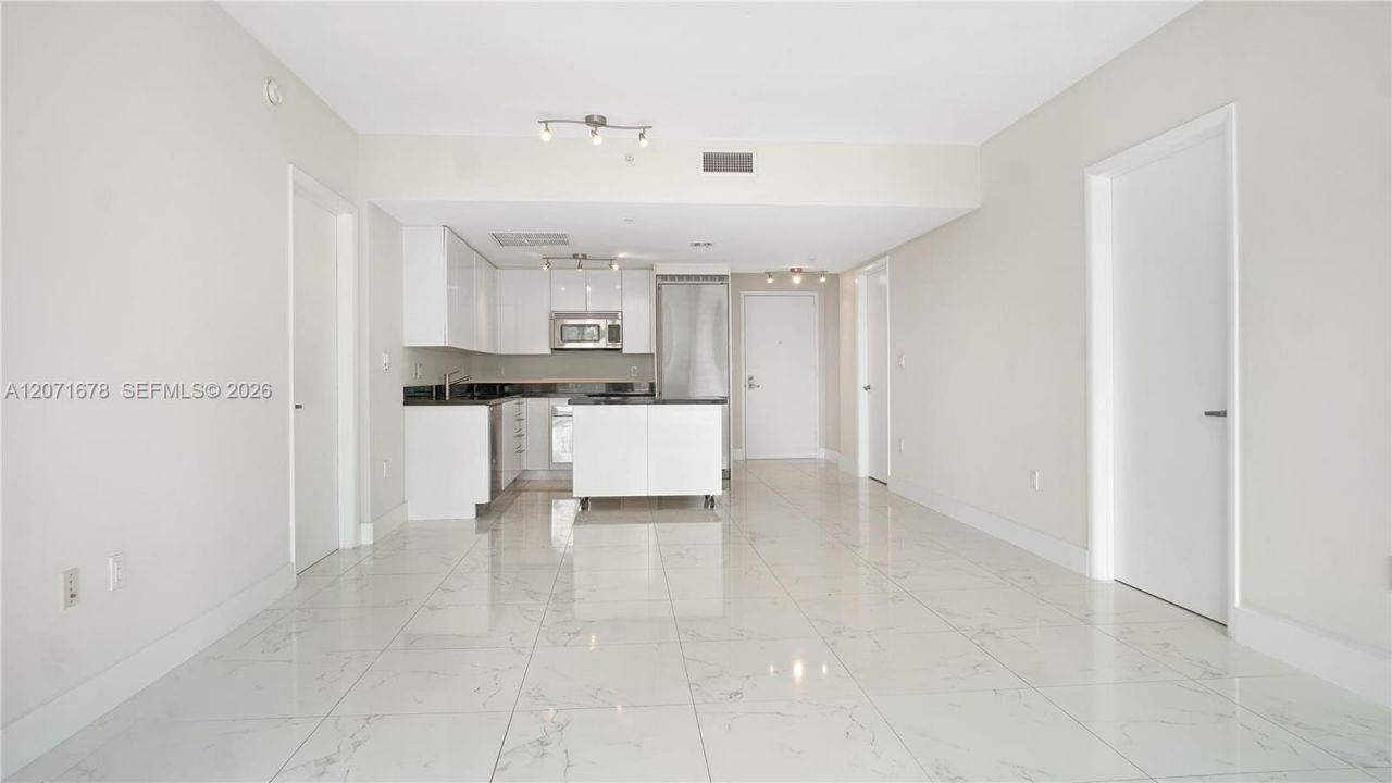 92 SW 3rd St , Unit 1803, Miami, FL 33130 Photo