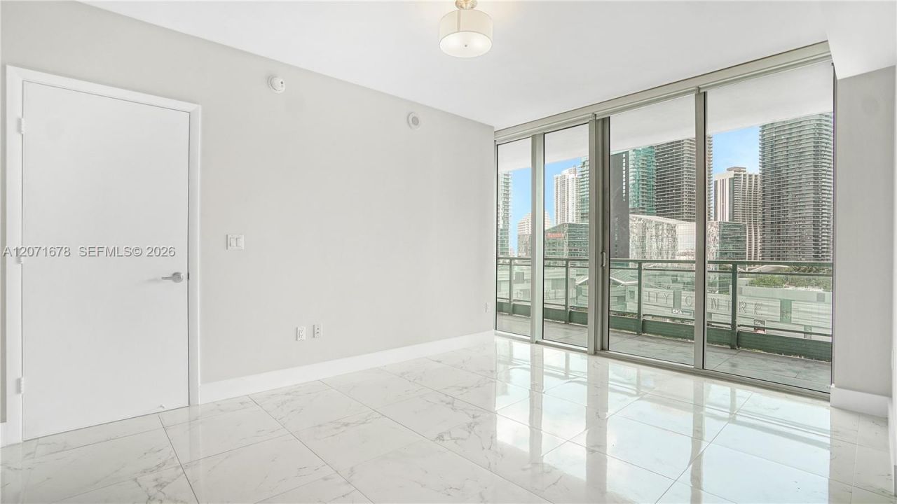 92 SW 3rd St , Unit 1803, Miami, FL 33130 Photo