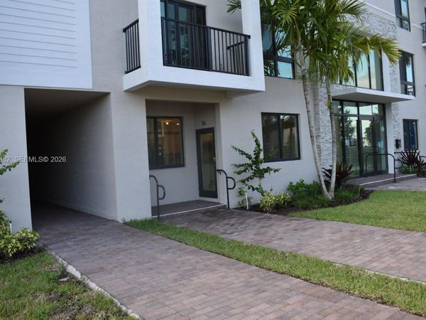 4640 NW 84 , Unit 16, Doral, FL 33166