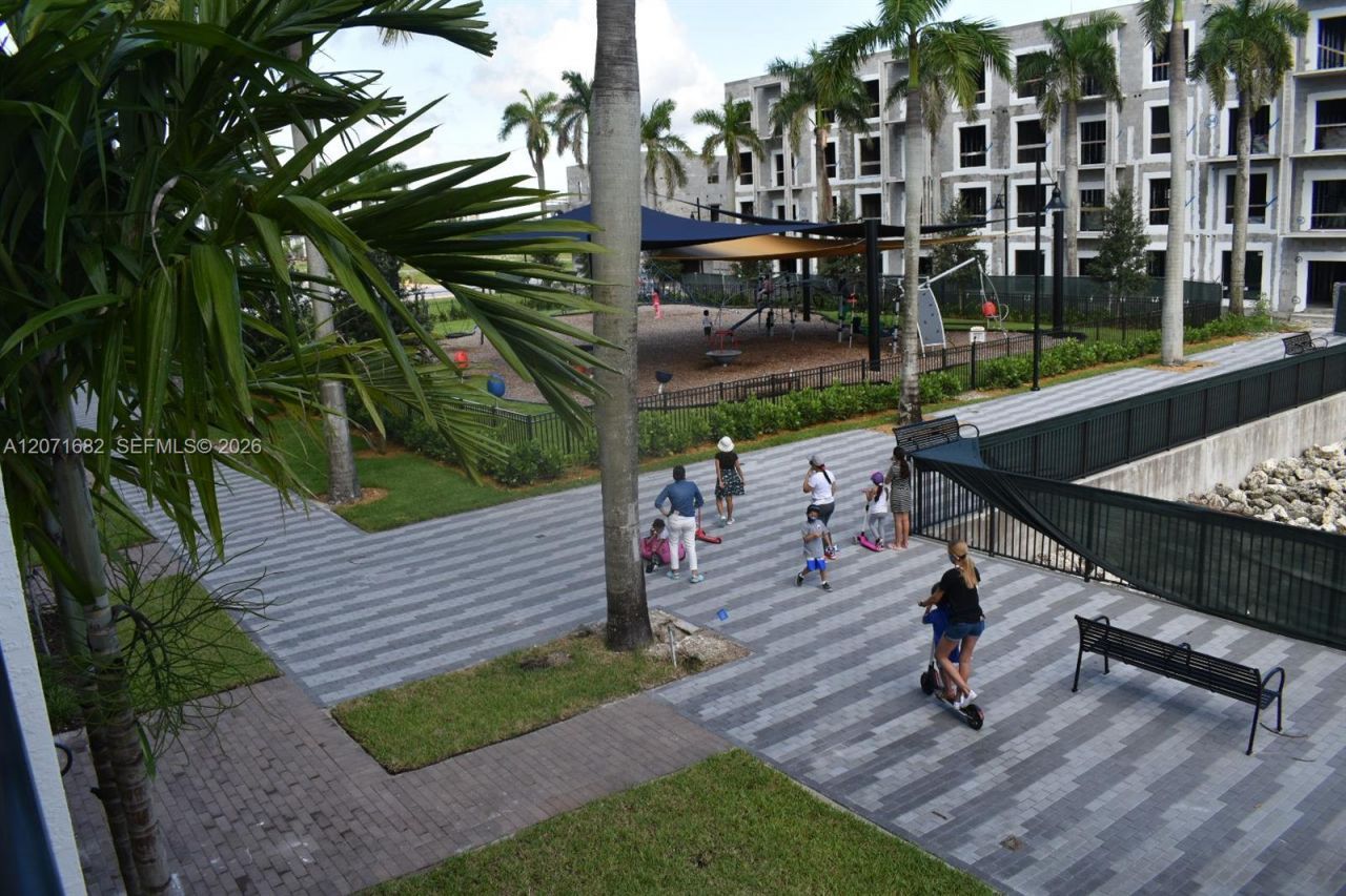 4640 NW 84 , Unit 16, Doral, FL 33166 Photo