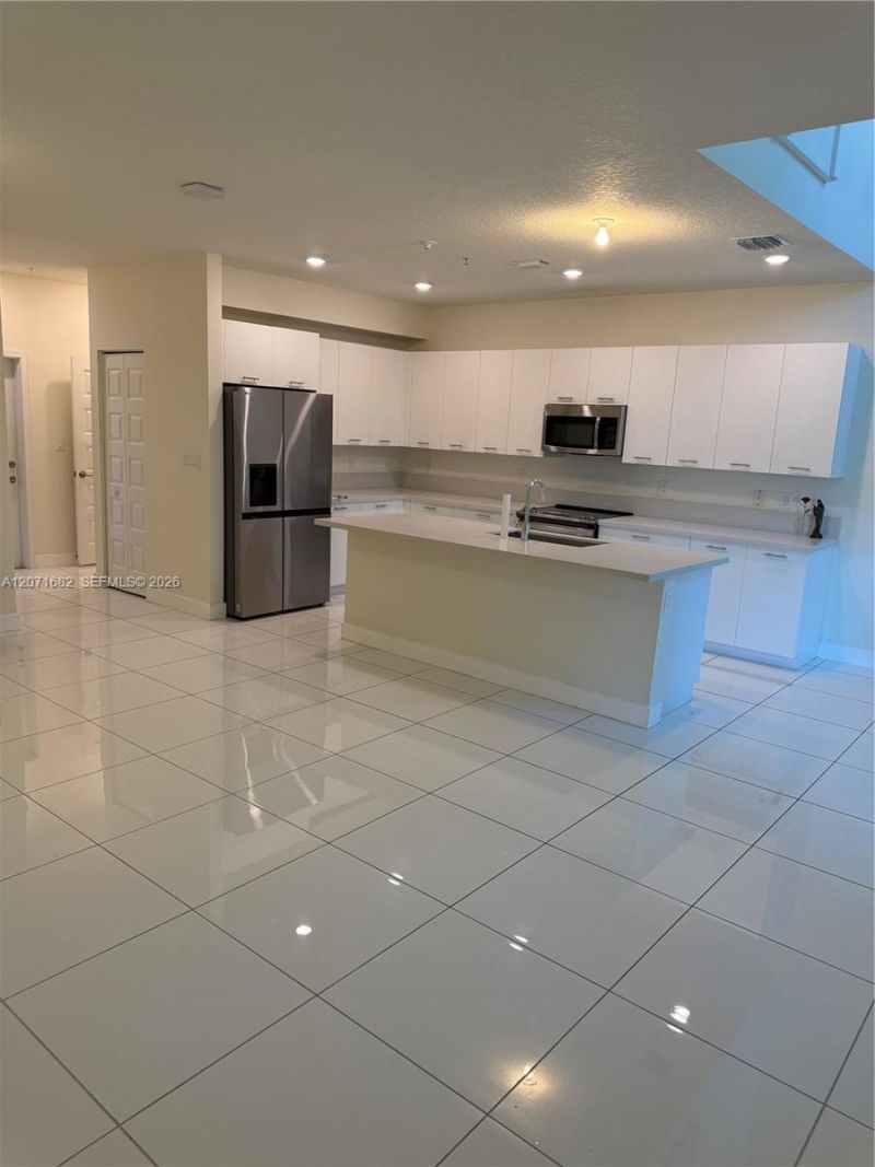 4640 NW 84 , Unit 16, Doral, FL 33166 Photo