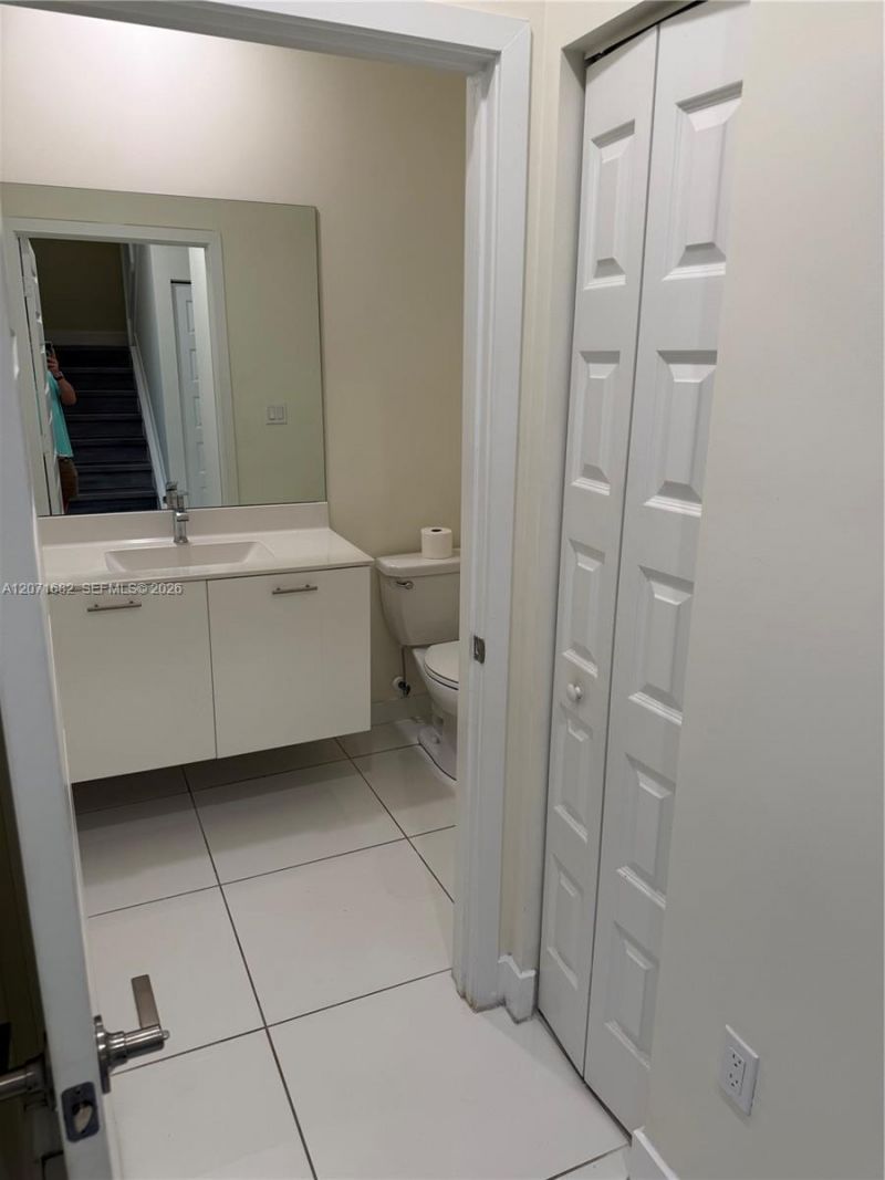 4640 NW 84 , Unit 16, Doral, FL 33166 Photo