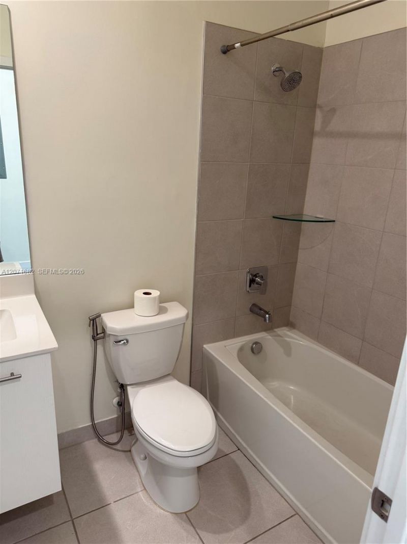 4640 NW 84 , Unit 16, Doral, FL 33166 Photo