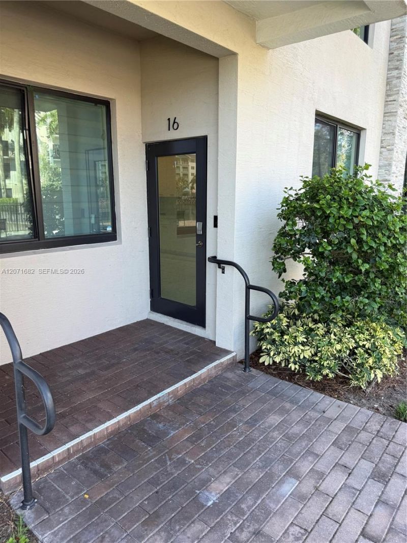 4640 NW 84 , Unit 16, Doral, FL 33166 Photo