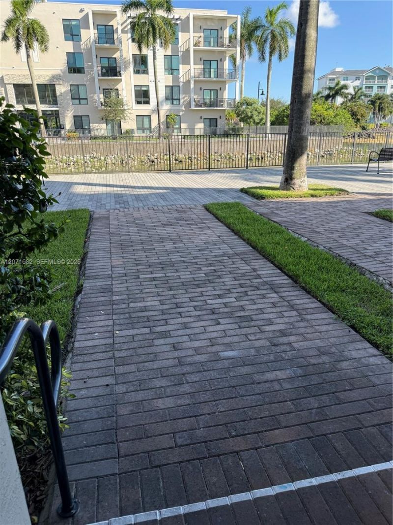 4640 NW 84 , Unit 16, Doral, FL 33166 Photo