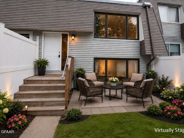 922 39TH Street, Grand Forks, ND 58203