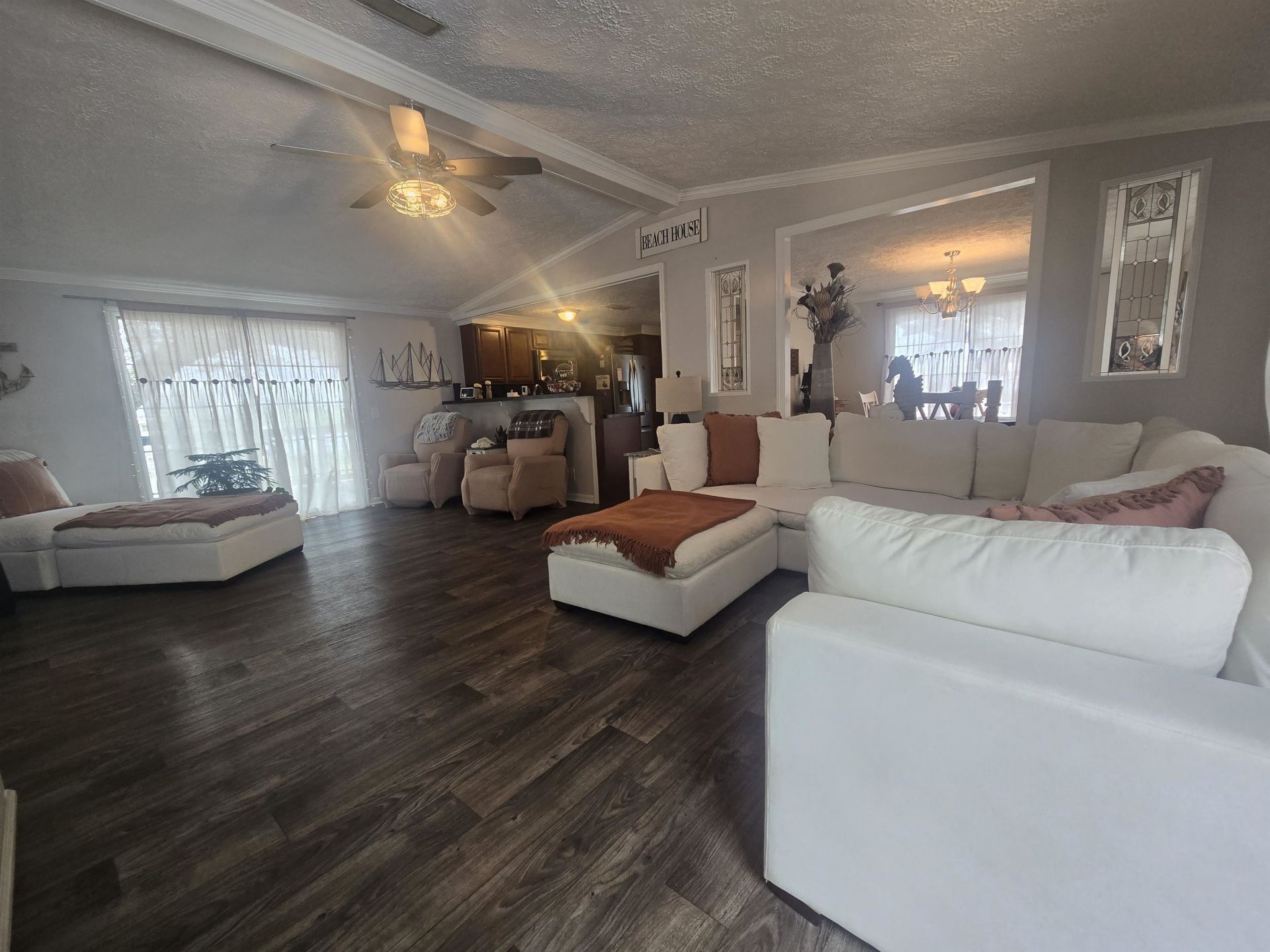 346 Ocean Breeze Dr. Photo 12