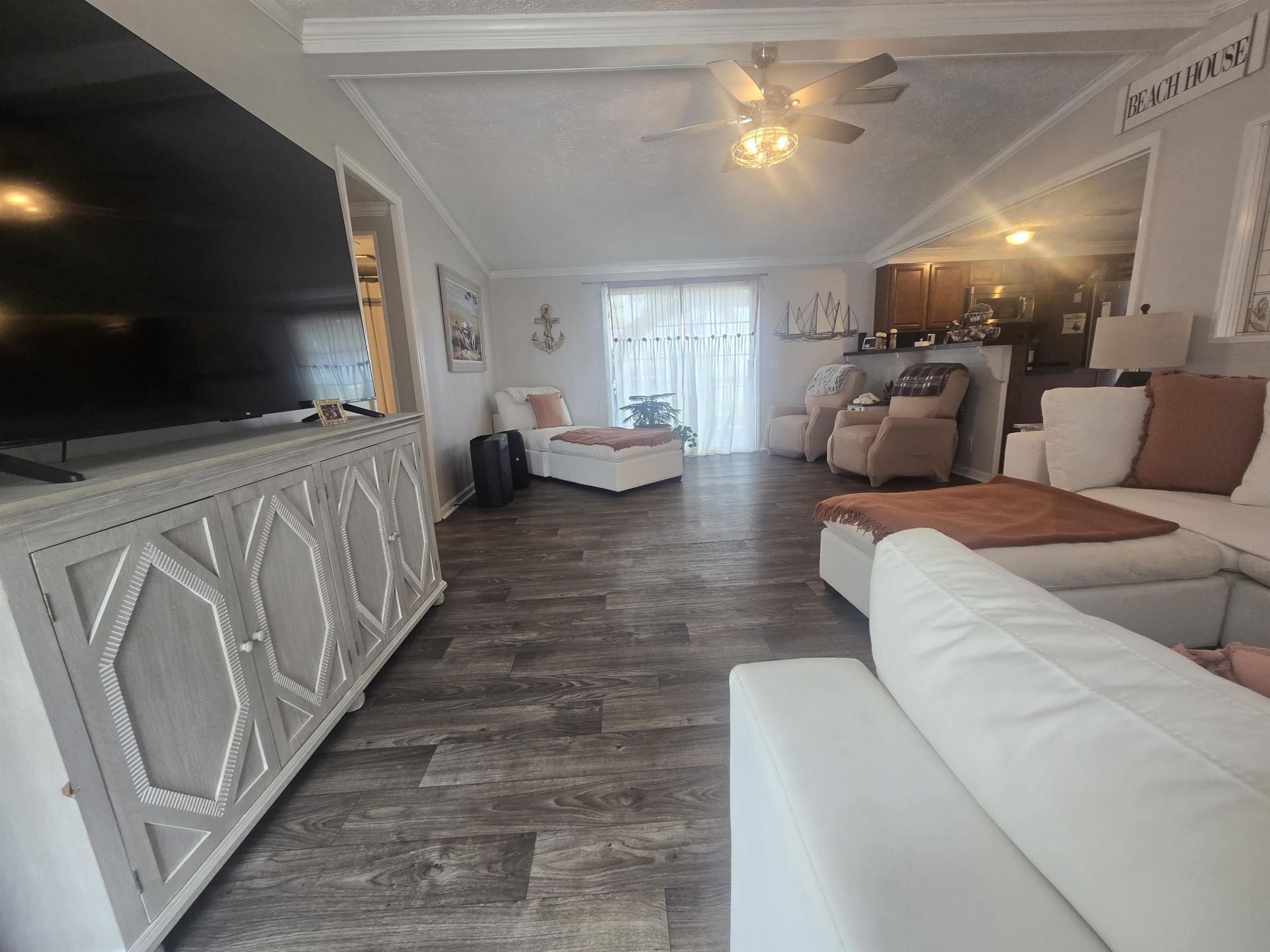 346 Ocean Breeze Dr. Photo 13