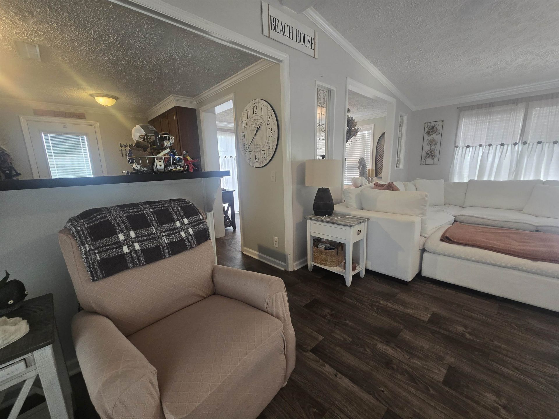 346 Ocean Breeze Dr. Photo 15