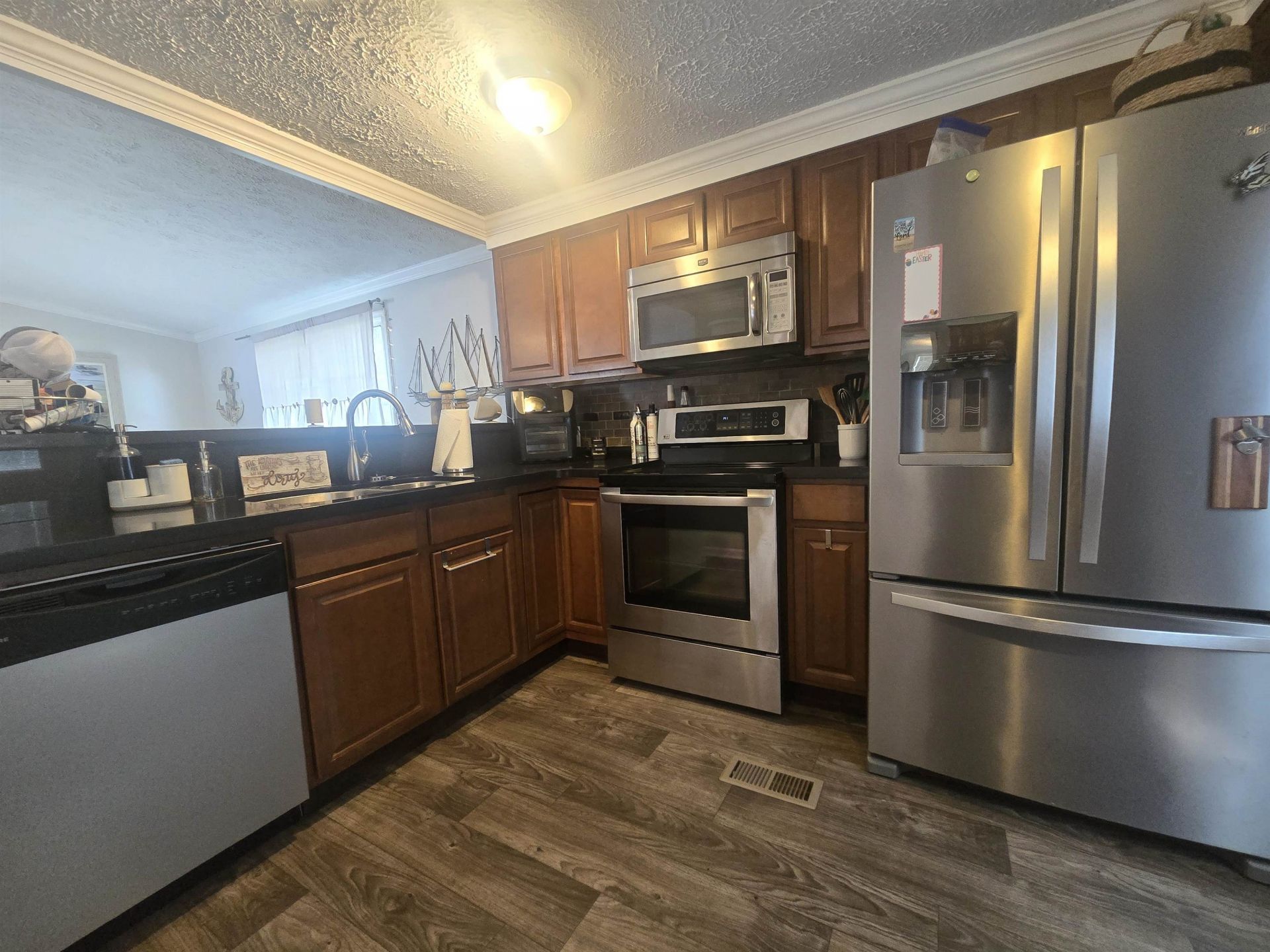 346 Ocean Breeze Dr. Photo 18