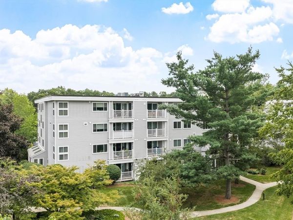 255 North Rd, Unit 187, Chelmsford, MA 01824