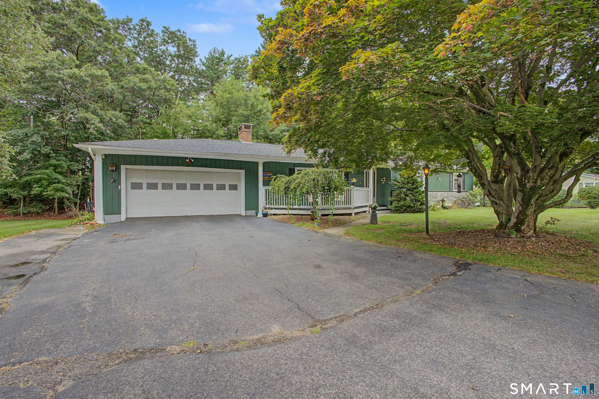 33 Bonnette, Thompson, CT 06277 Main Photo