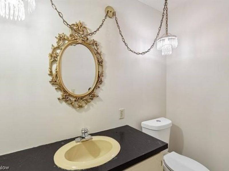 9555 Olde Eight Rd, Northfield, OH 44067 Photo 10