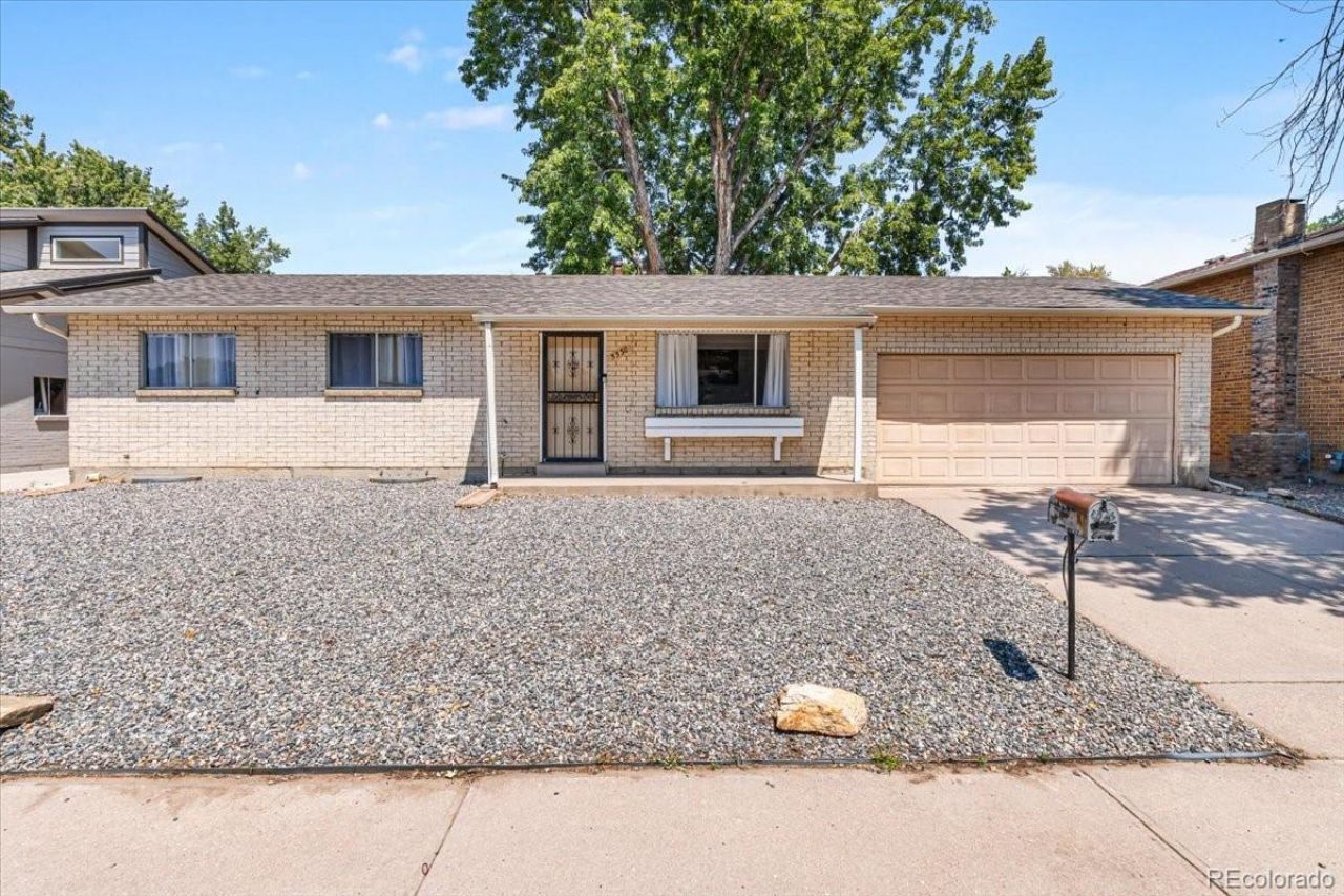 5530 Crystal Way, Denver, CO 80239 Main Photo