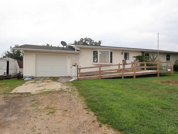9158 Hwy 81, Beetown, WI 53804