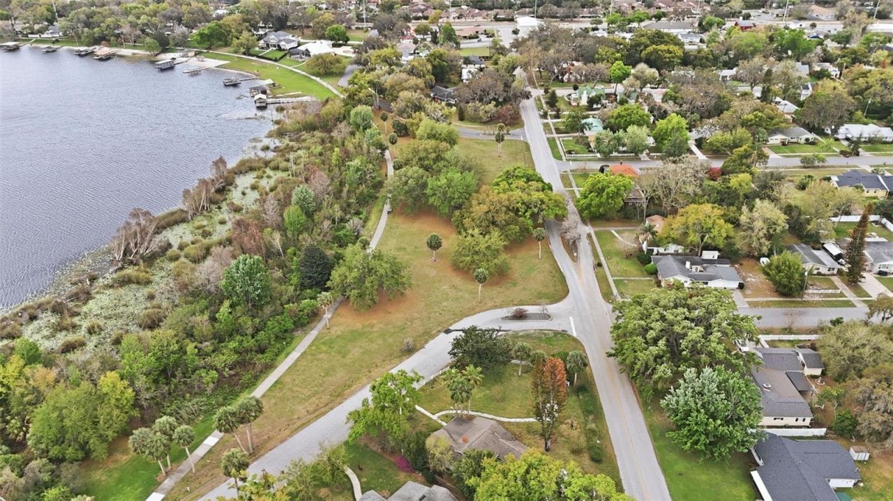 1810 Pineway Court , Mount Dora, FL 32757 Photo