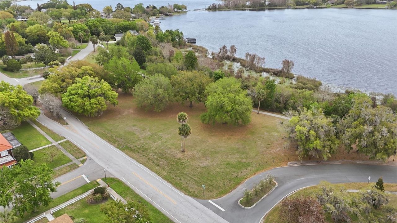 1810 Pineway Court , Mount Dora, FL 32757 Photo