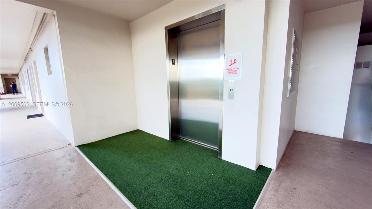 2950 N Palm Aire Dr , Unit 605, Pompano Beach, FL 33069 Photo