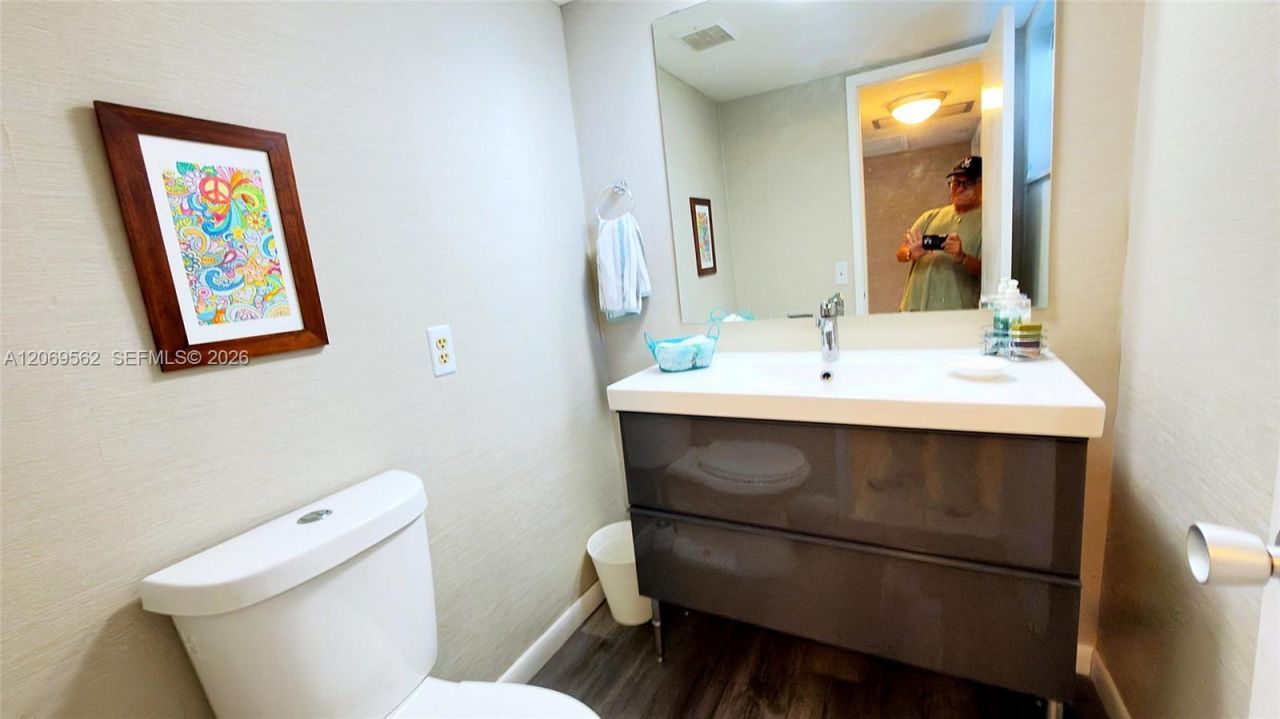 2950 N Palm Aire Dr , Unit 605, Pompano Beach, FL 33069 Photo