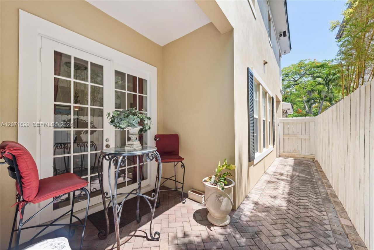 423 SW 16th St, Fort Lauderdale, FL 33315 Photo