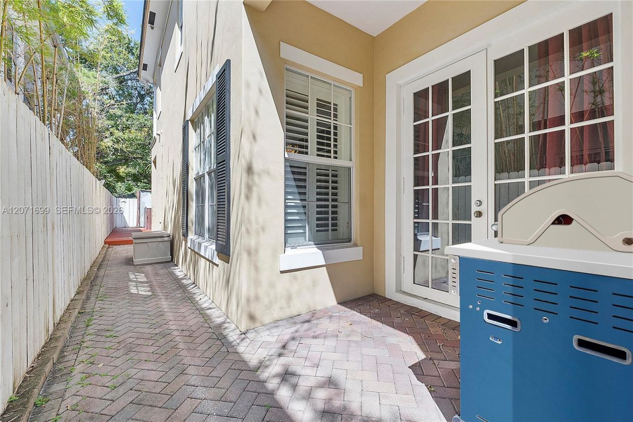 423 SW 16th St, Fort Lauderdale, FL 33315 Photo