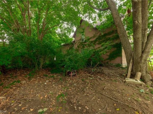 823 Starkweather Avenue, Cleveland, OH 44113
