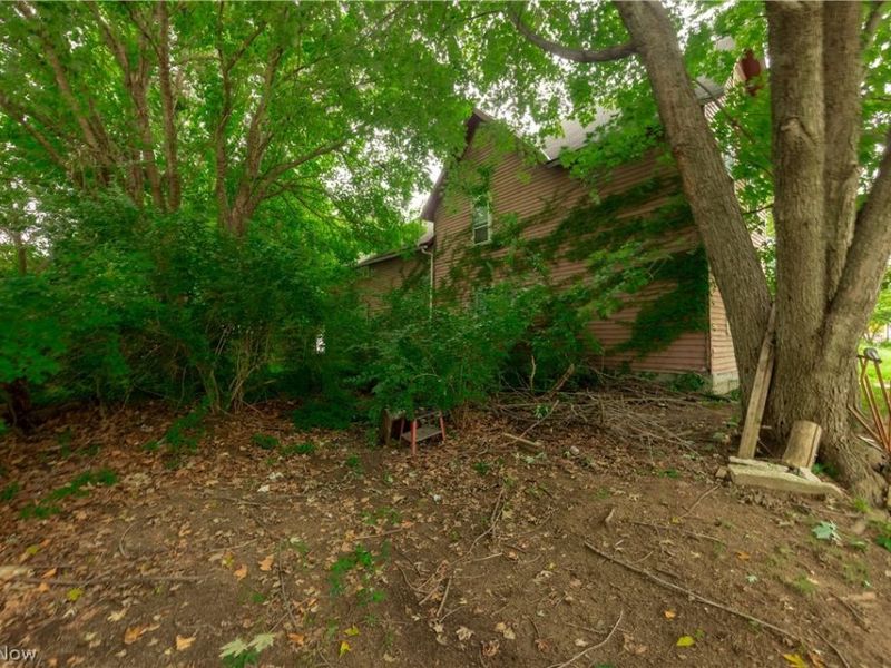 823 Starkweather Avenue, Cleveland, OH 44113 Photo 1
