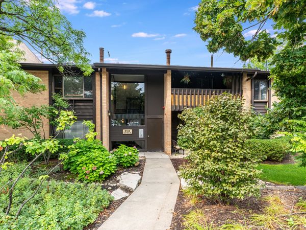 6106 Knoll Valley Drive, Unit 102, Willowbrook, IL 60527