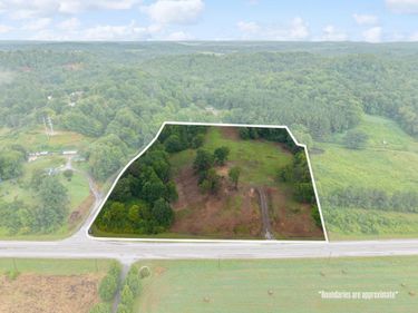 2656 Kentucky 30 , East Bernstadt, KY 40729
