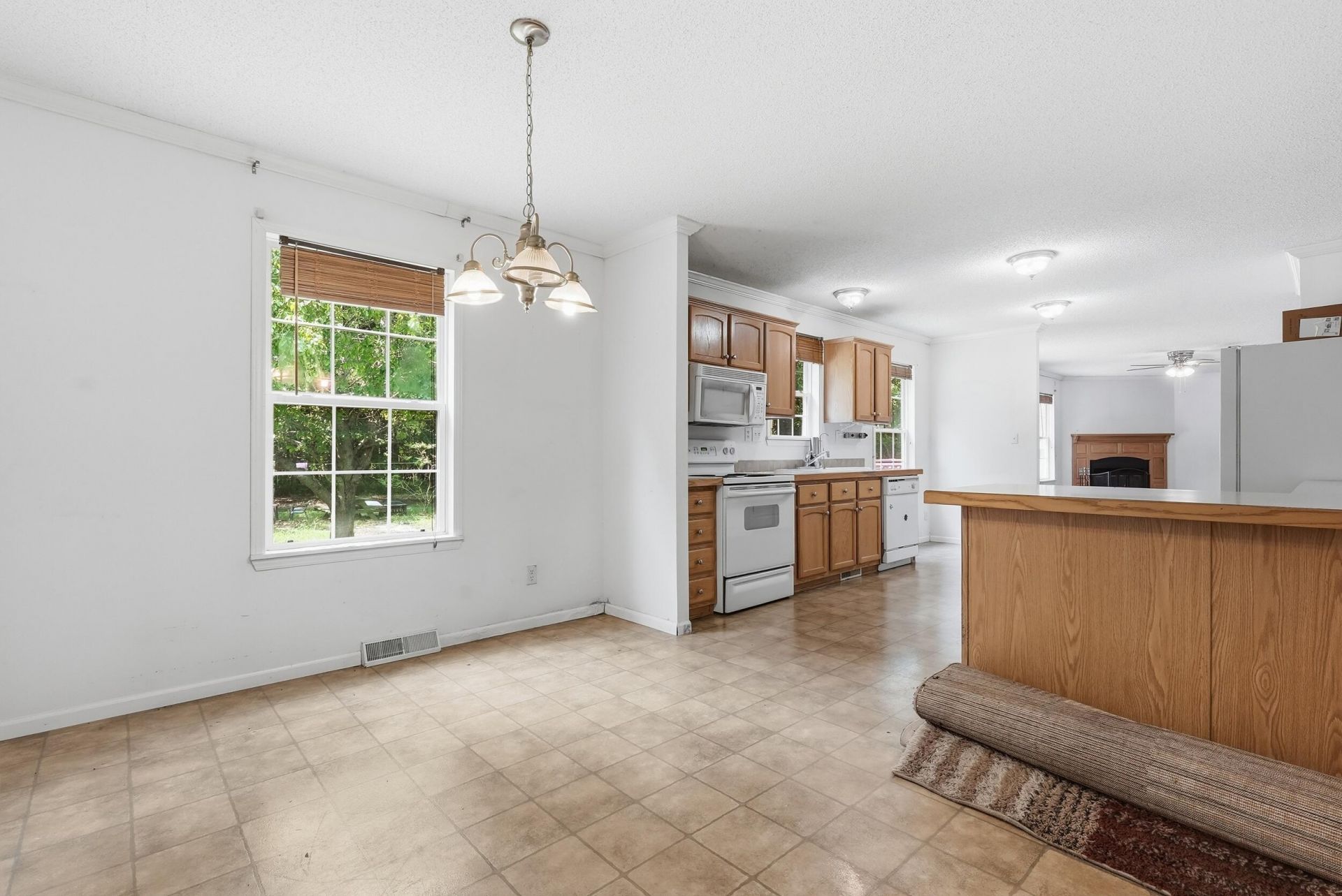 924 Blissful Lane Photo 7
