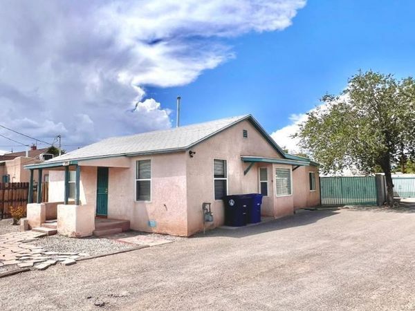 615 Candelaria Road NW, Albuquerque, NM 87107